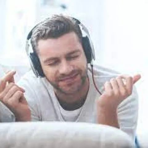 Słuchanie angielskich podcastów